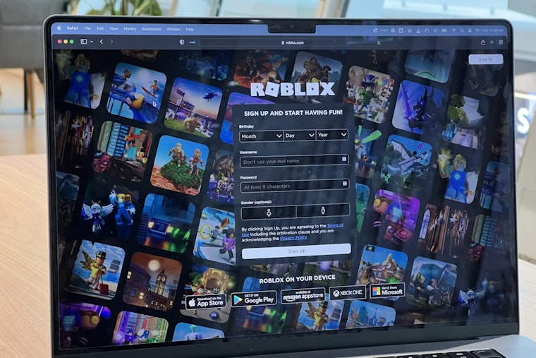 Roblox Grooming Bombshell Rocks Georgia Capitol