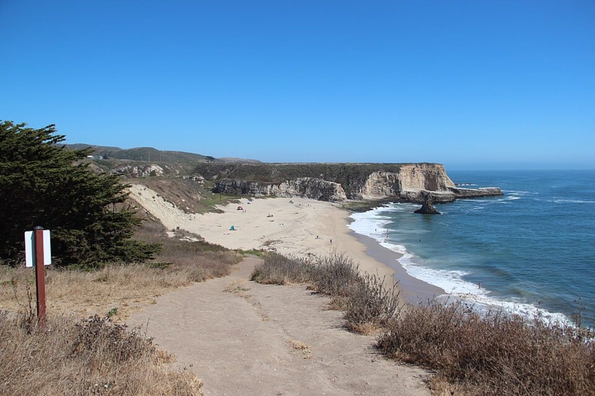 Rope Snap Horror At Davenport Beach Cliffs As Six Climbers Saved