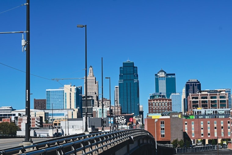 Scorching Heat Warps Rails, Stalls KC Streetcar In Heart Of Downtown