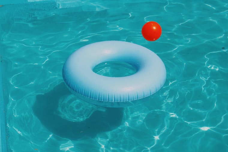 Scottsdale 3-Year-Old Yanked From Pool Clings To Life