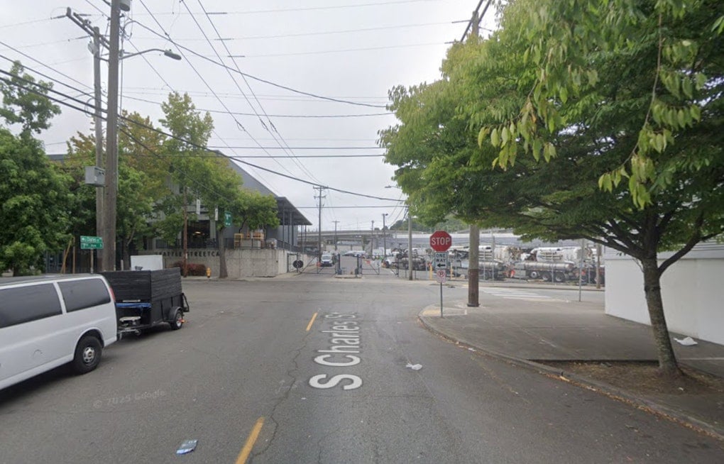 Seattle Buildings Evacuated After Underground Vault Fire Near S Charles Street