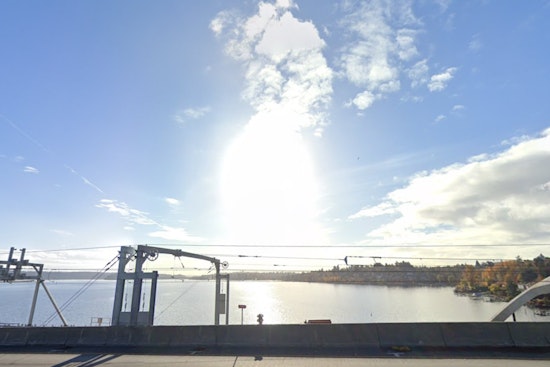 Seattle Shakes Off Gloomy Start As Sun Pops And Seas Turn Rough