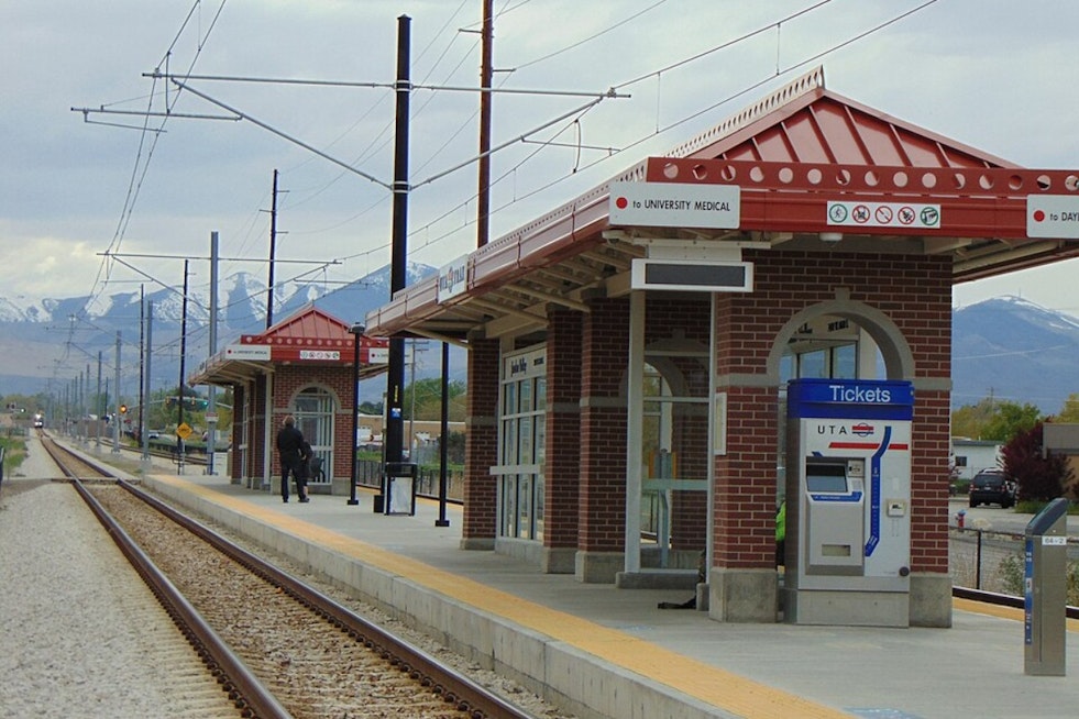 Signal Snafu Turns Red Line Commute Into West Jordan Waiting Game