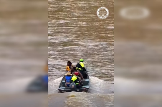 Six Stranded On ‘Hooch’ Trigger Big River Rescue Under Atlanta Bridges