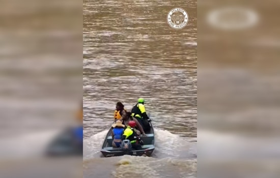 Six Stranded On ‘Hooch’ Trigger Big River Rescue Under Atlanta Bridges