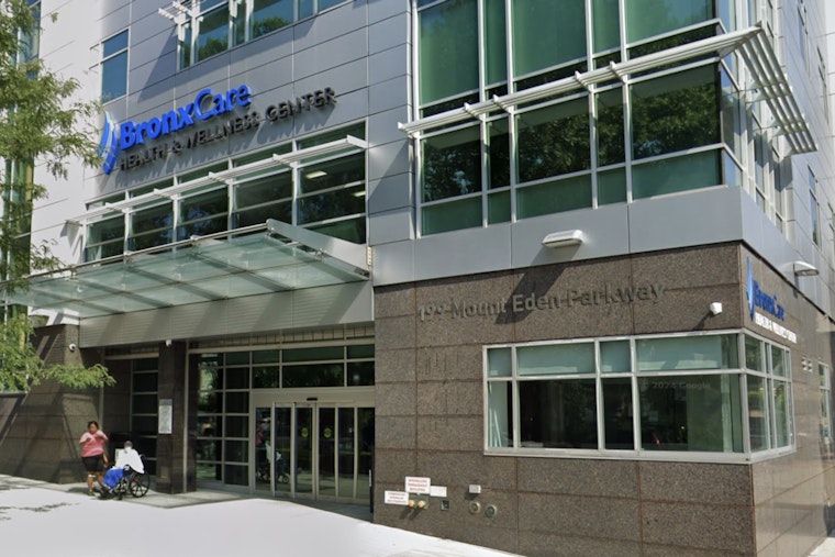 Slashed Man Staggers Into Bronx ER After Daylight Attack Outside Mount Eden Hospital