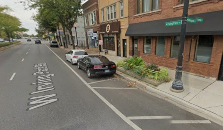 Smashburger House & Wings Moves In On Irving Park’s Old Taqueria Turf