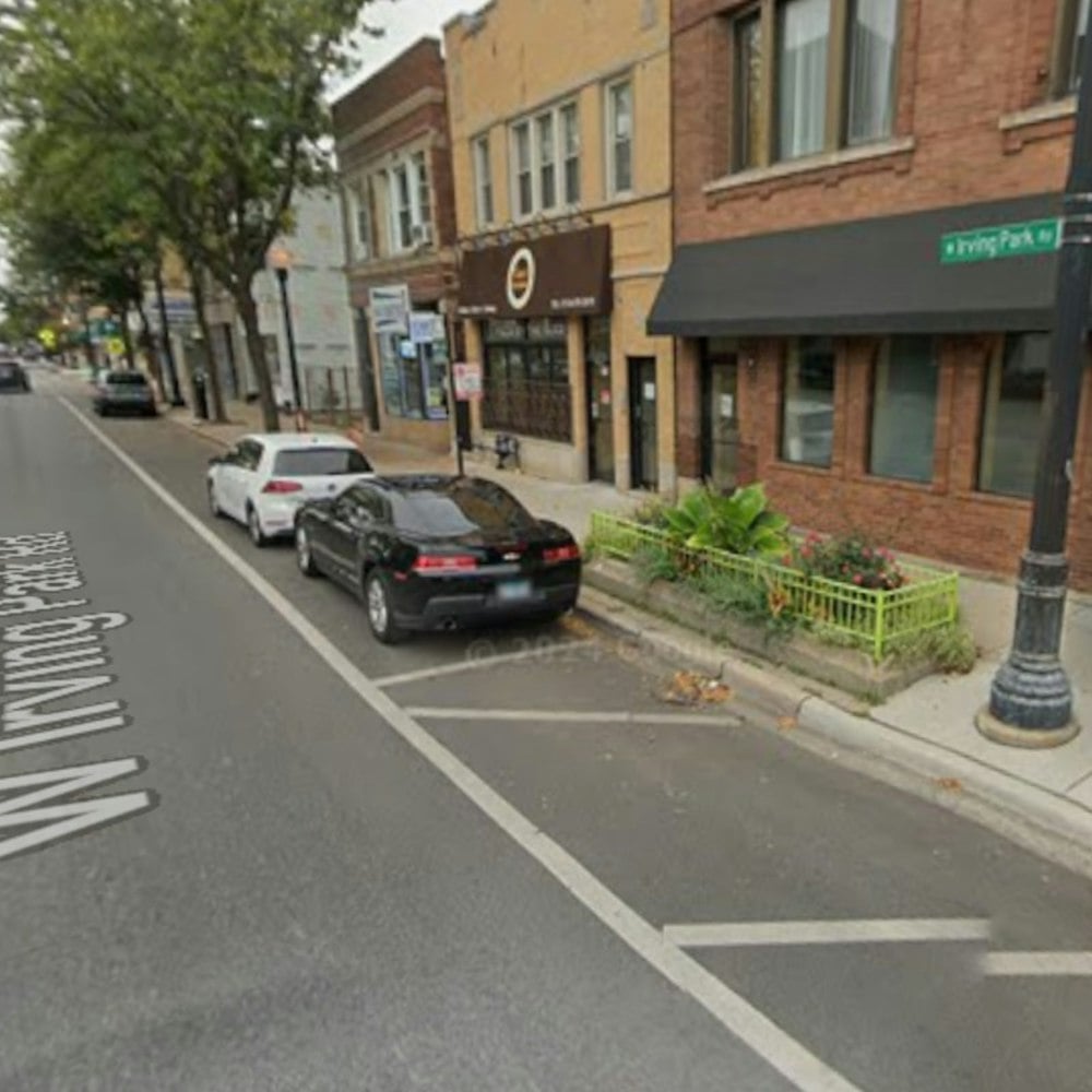 Smashburger House & Wings Moves In On Irving Park’s Old Taqueria Turf