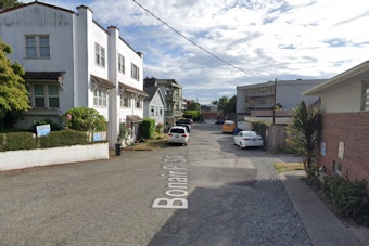 Smoke And Sirens On Bonair, West Seattle Apartment Fire Triggers Evacuations