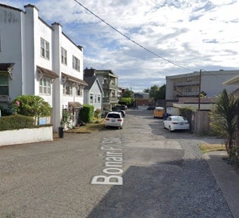 Smoke And Sirens On Bonair, West Seattle Apartment Fire Triggers Evacuations