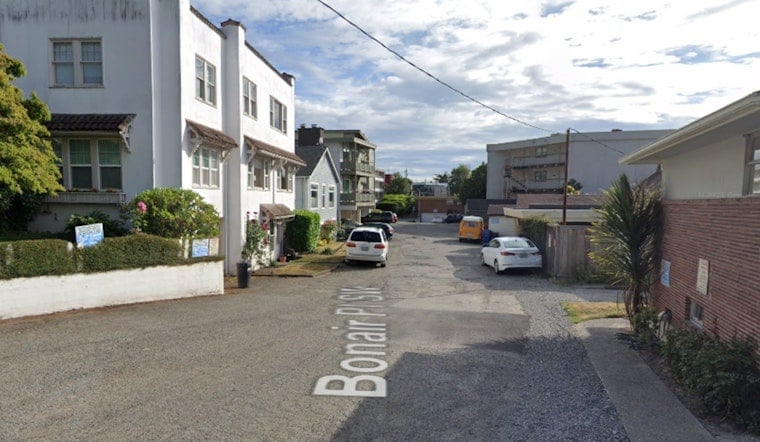 Smoke And Sirens On Bonair, West Seattle Apartment Fire Triggers Evacuations