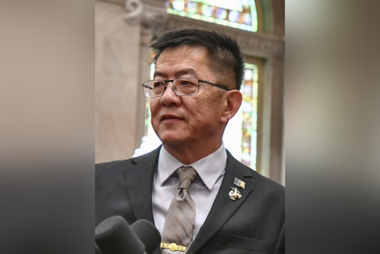 South Brooklyn Senator Wades Into Bloody Street Brawl With Knife on Pavement