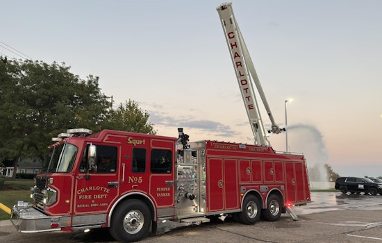 South Charlotte Block Choked With Smoke as Engine 39 Races In