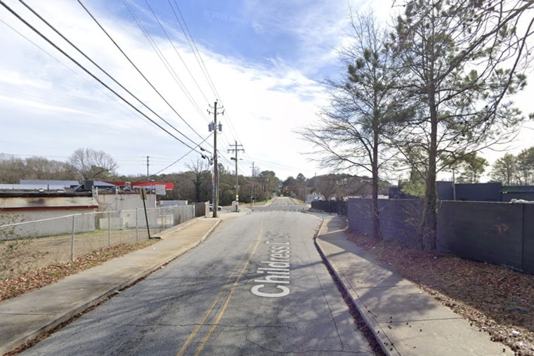 Southwest Atlanta Trash Alley Leaves Residents Fuming And Businesses Wary