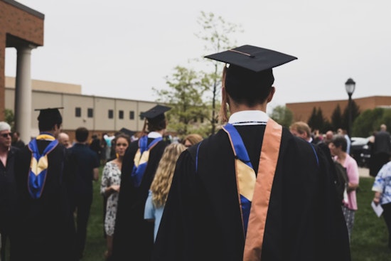 St. Louis Grads Get Diplomas, Not Jobs, In Brutal Post-College Scramble