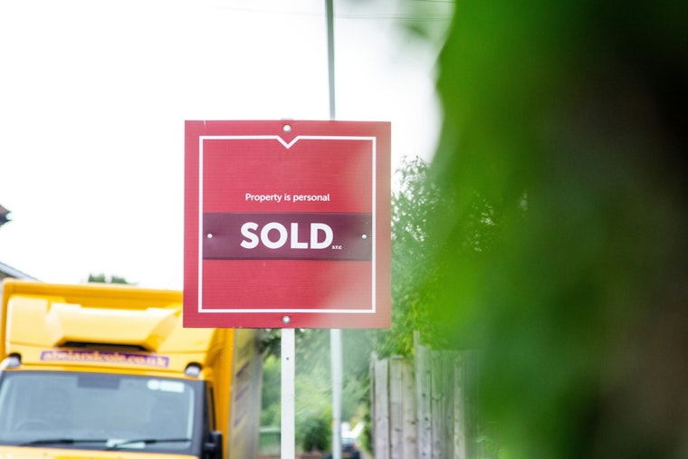 St. Louis Money Suburbs Blow Past Rest of Missouri in Home Price Race