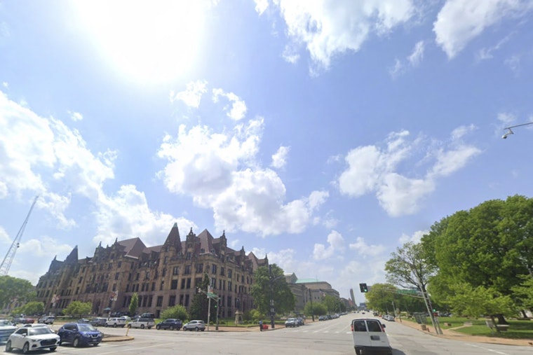 St. Louis Turns Into A Steam Room As Heat Advisory Drags On