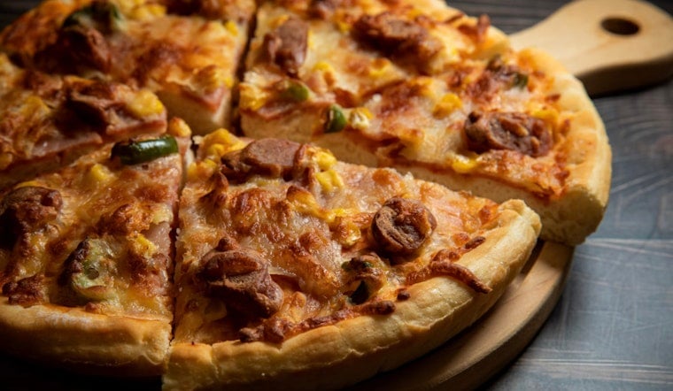 Stretch Pizza Ghosts Flatiron Regulars, Pours Its Dough Into Domino Park