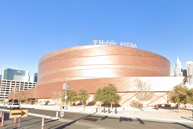 Strip Set: UNLV Lures Volleyball Giants To T-Mobile Arena