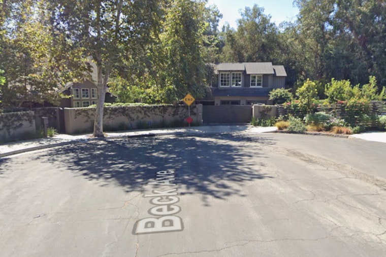Studio City Crooks Caught Casually Roaming Empty Home on Camera
