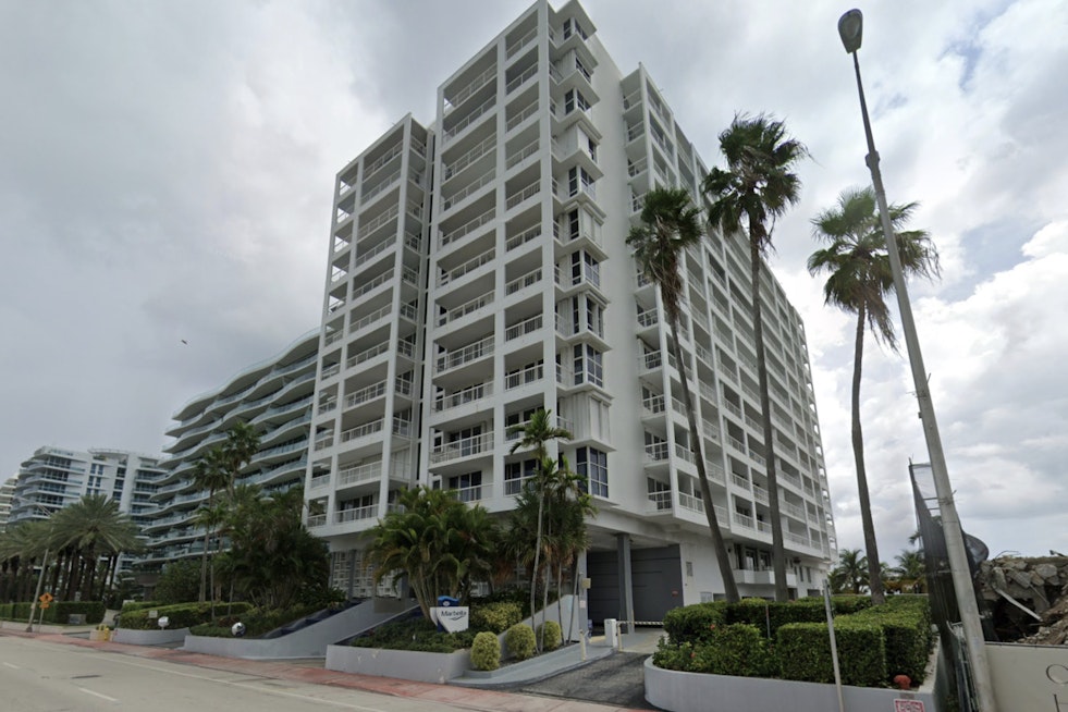 Surfside Condo Shudder Draws Residents To Lobby Demanding Answers