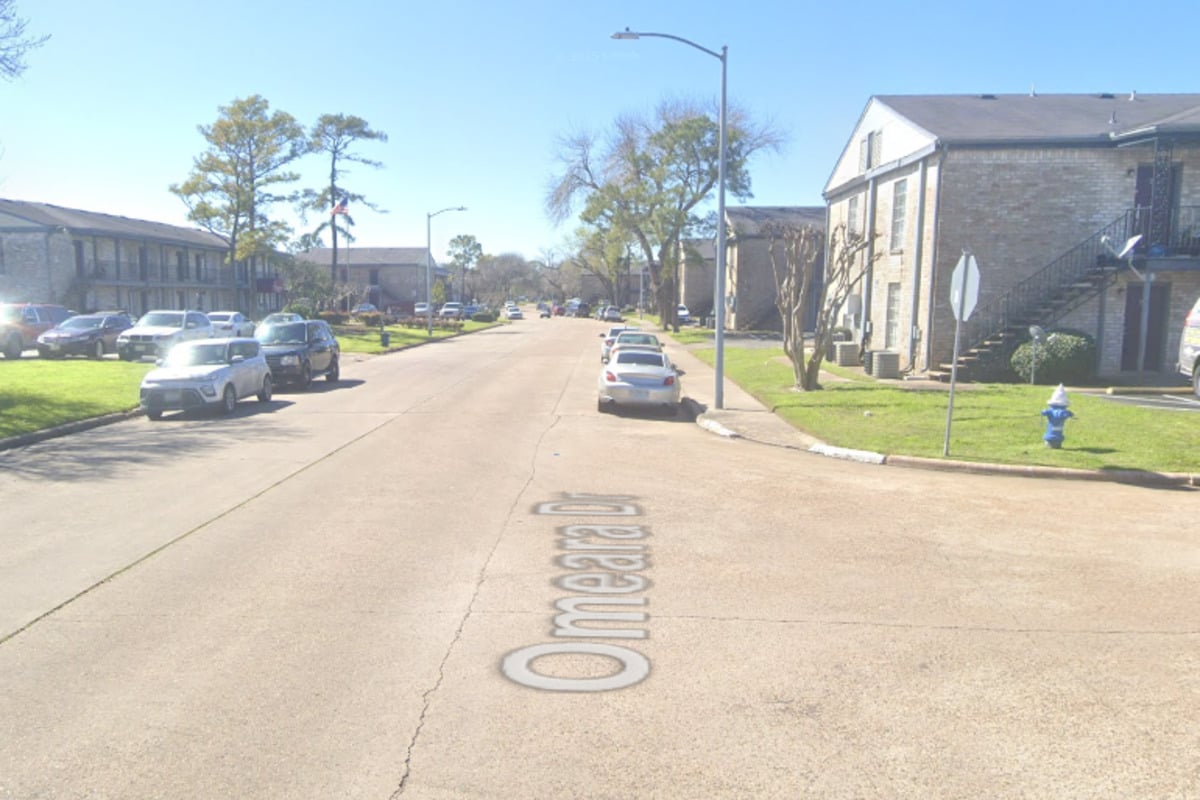 SWAT Swarms Southwest Houston After Man Allegedly Pulls Gun On Maintenance Crew