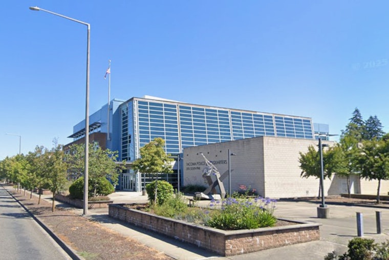 Tacoma Crime Jitters Ease As Residents Warm To Local Cops
