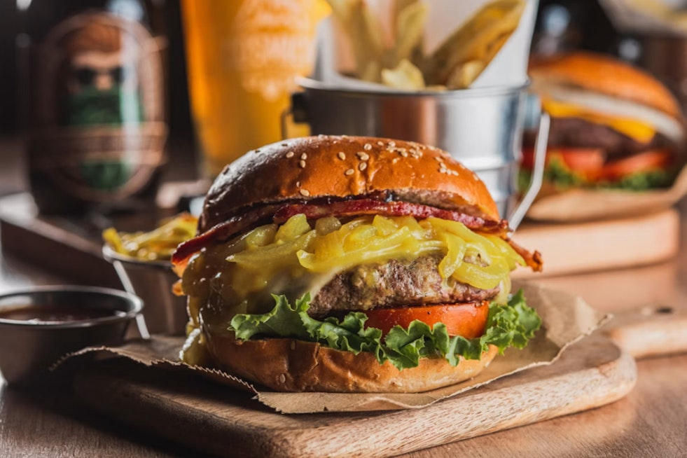 Talkin' Tacos Cousins Bring Neon Burger Bash To Gate Parkway