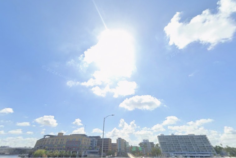 Tampa Sizzles As Heat Index Cracks 100 And Stormy Weekend Bears Down