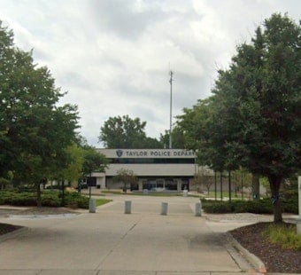 Taylor Cops Swarm Eureka Road Sheetz Near I-75, Traffic Slows
