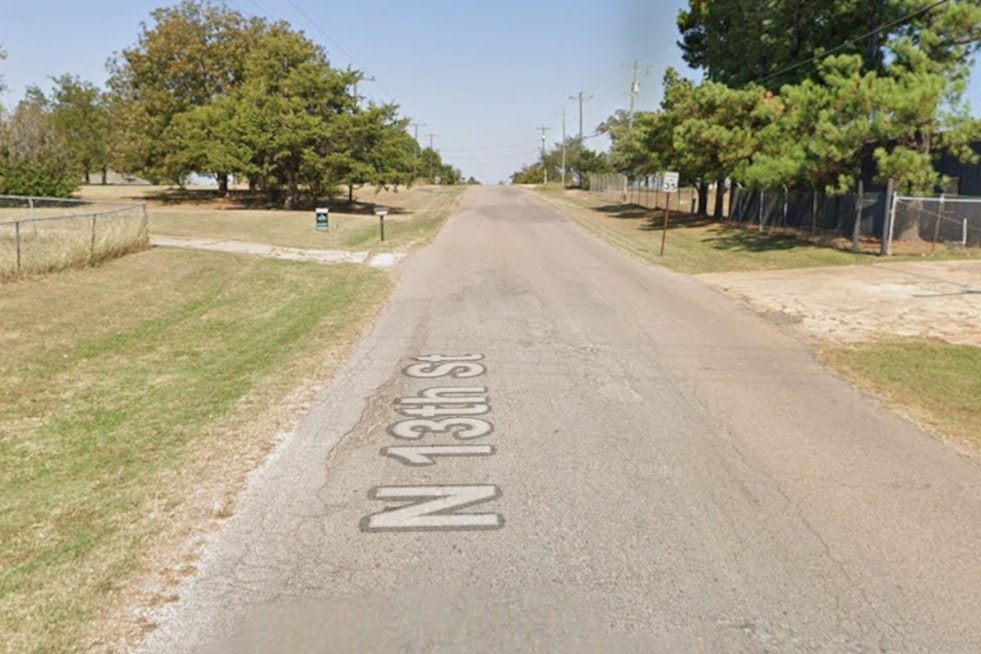 Tecumseh Cops, Deputies Swarm Neighborhood After Home Stabbing