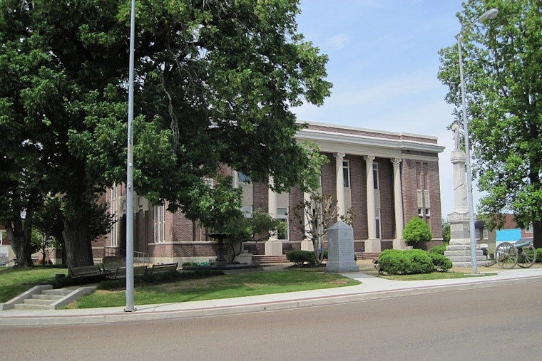 Tennessee Municipal League Sued Over Public Records