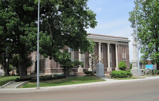 Tennessee Municipal League Sued Over Public Records
