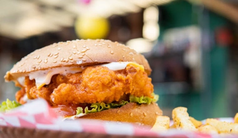 Texas Hot-Chicken Chain Plots Phoenix Takeover, Wants Local Bosses