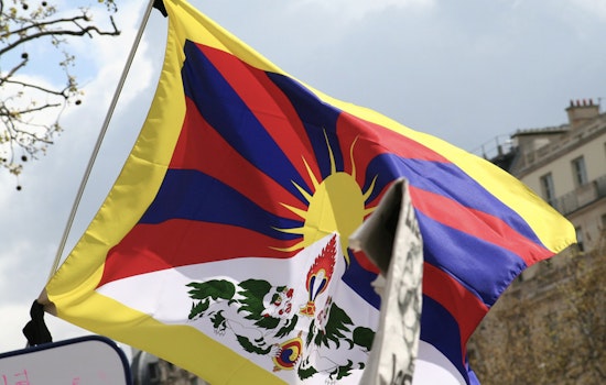 Tibetan Flag Protest Erupts In Flames Outside NYC UN Headquarters