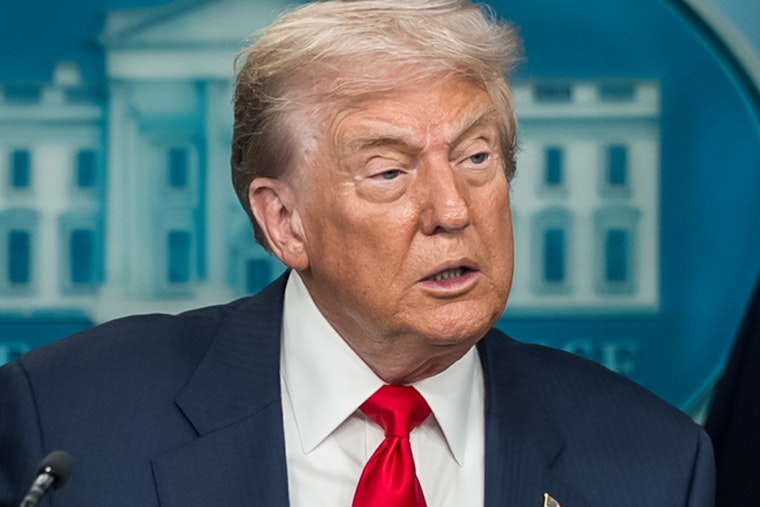 Trump Takes Cabinet To Camp David As Iran War Drags On