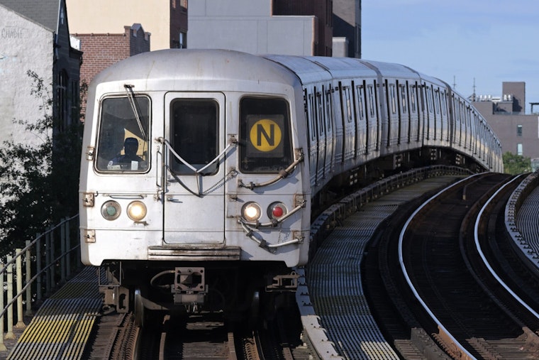 Tunnel Track Blaze Cripples N, W and R Lifeline Between Manhattan and Queens