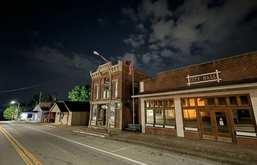 Twister Terror Slams Munfordville, Hart County On Edge