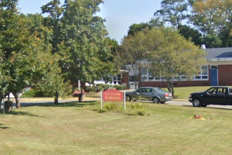 Two Loose Horses Spotted Near Cutler Elementary in Hamilton