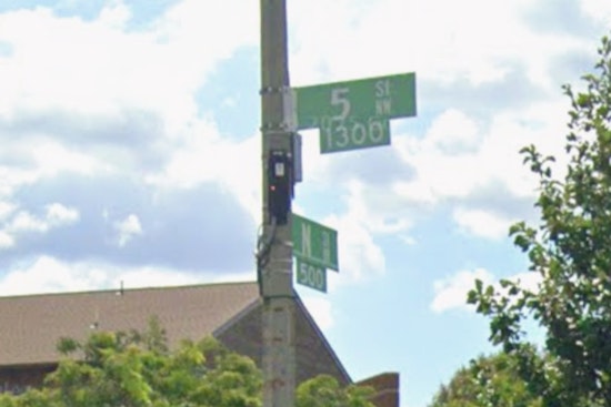 Two Shot Near Mount Vernon Square In Northwest DC