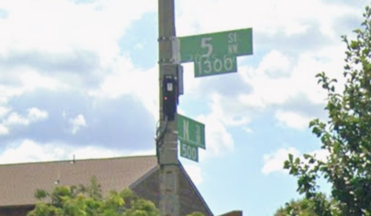 Two Shot Near Mount Vernon Square In Northwest DC