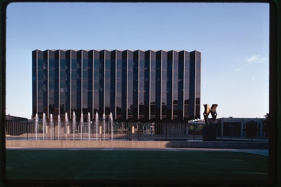 UChicago Law Yanks 1L Screens In Bold AI Classroom Crackdown