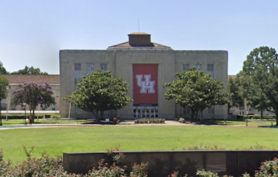 UH Core Class Purge Could Axe 4 In 10 Courses