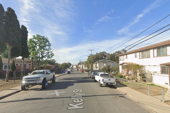 Uphill Brush Blaze Above Kelly Street Park Snuffed Fast By San Diego Crews