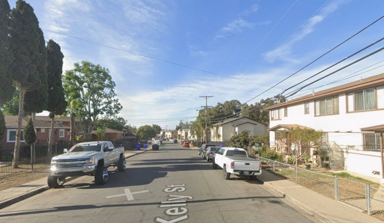 Uphill Brush Blaze Above Kelly Street Park Snuffed Fast By San Diego Crews
