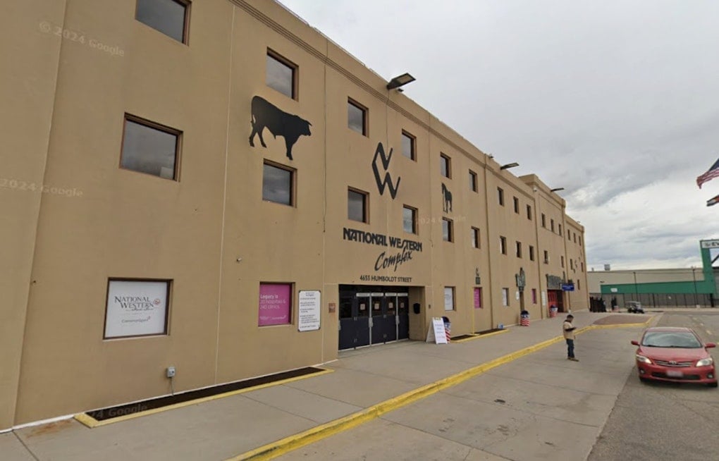 Vintage Hunters Swarm Denver As Thrift Con Packs National Western Center