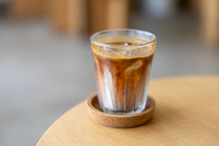 Waikīkī Wake-Up: Cowrie Coffee Pops Up Poolside at Romer House
