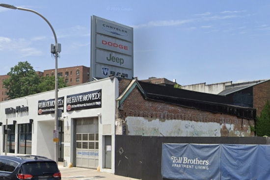 White Plains Chrysler Lot Out, 203 Luxe Rentals In