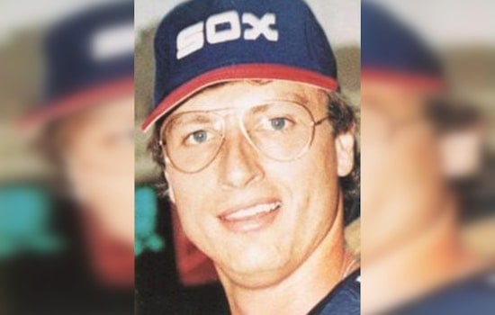 White Sox Legend Draws Crowd at Wheeling Pub to Honor Buffalo Grove National Guard Soldier