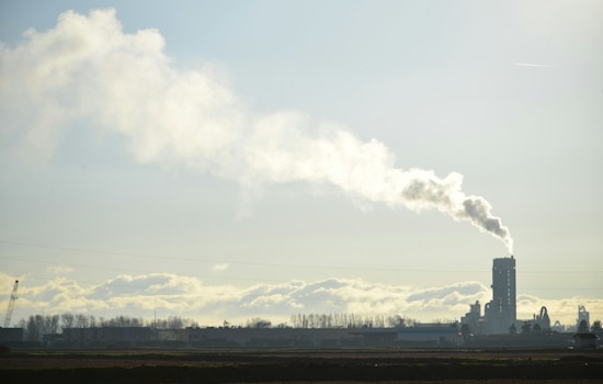 Whiting Neighbors Rattled As BP Refinery Tagged Top U.S. Carbon Gusher